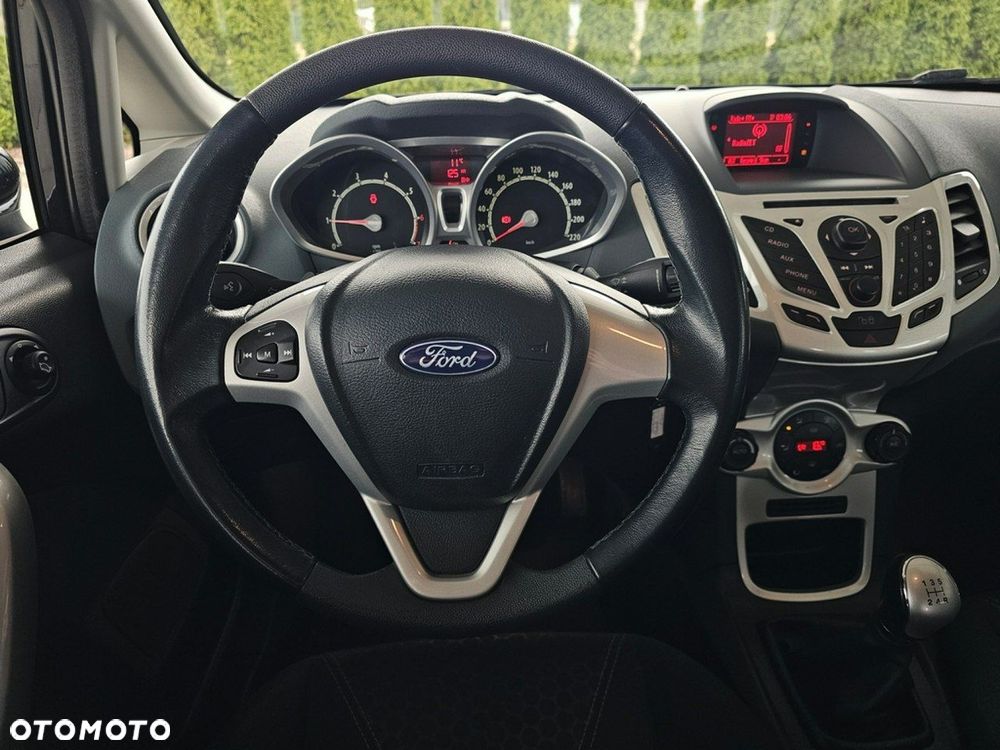 Ford Fiesta 1.25 Titanium X - 19