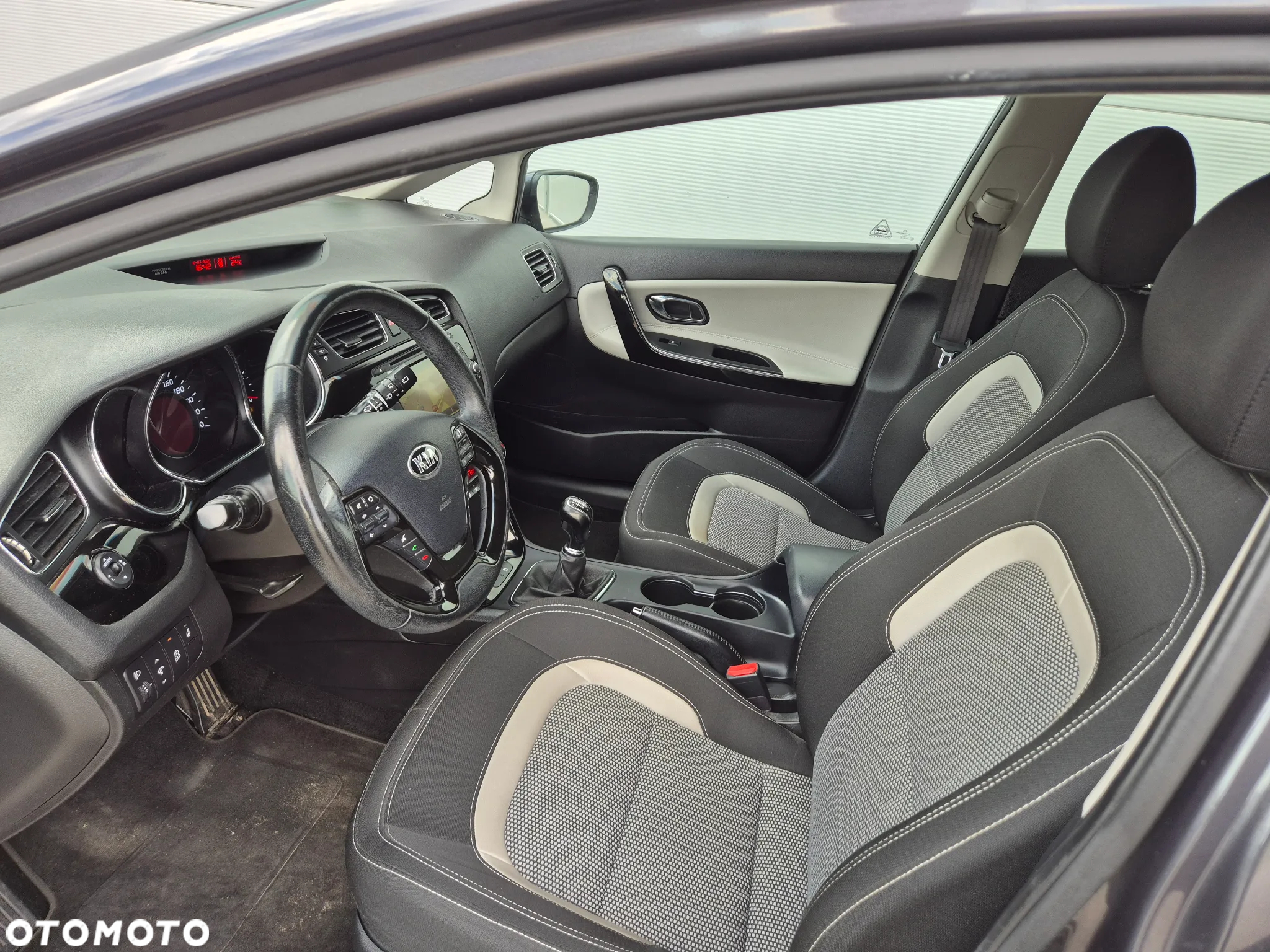 Kia Ceed 1.4 CVVT Dream Team Edition - 22