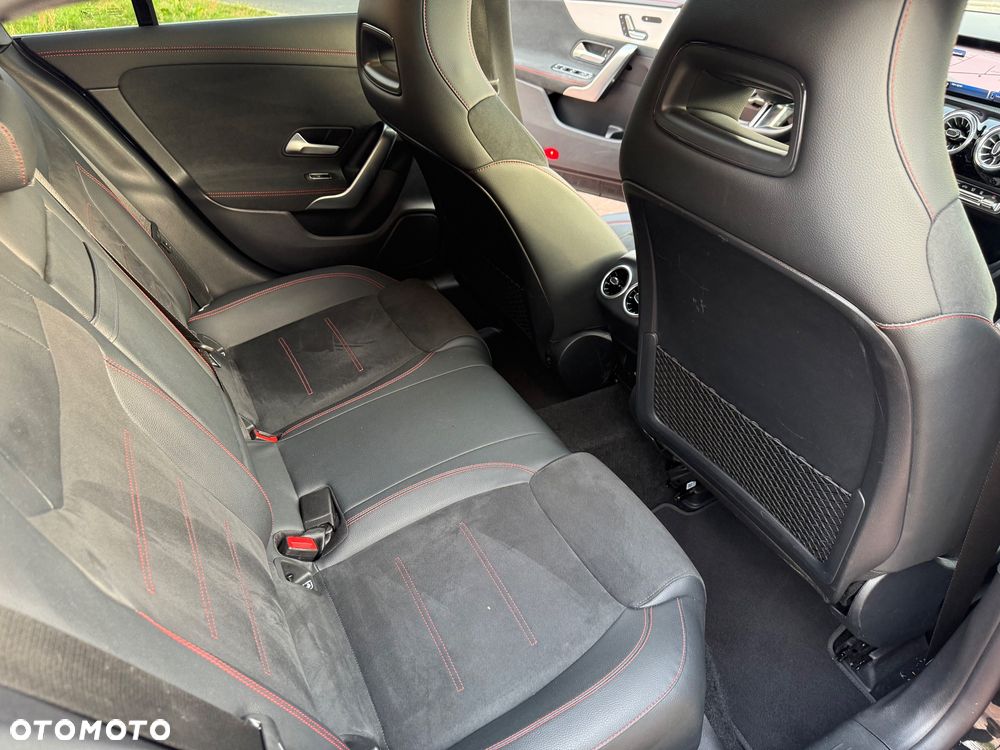 Mercedes-Benz CLA 250 e 8G-DCT AMG Line - 36