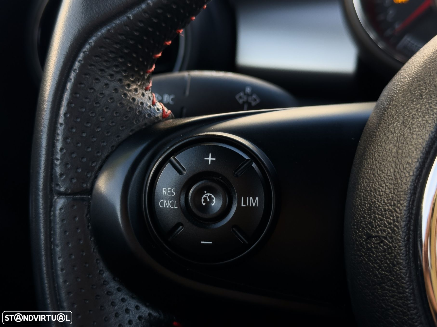 MINI 3 Portas John Cooper Works - 34