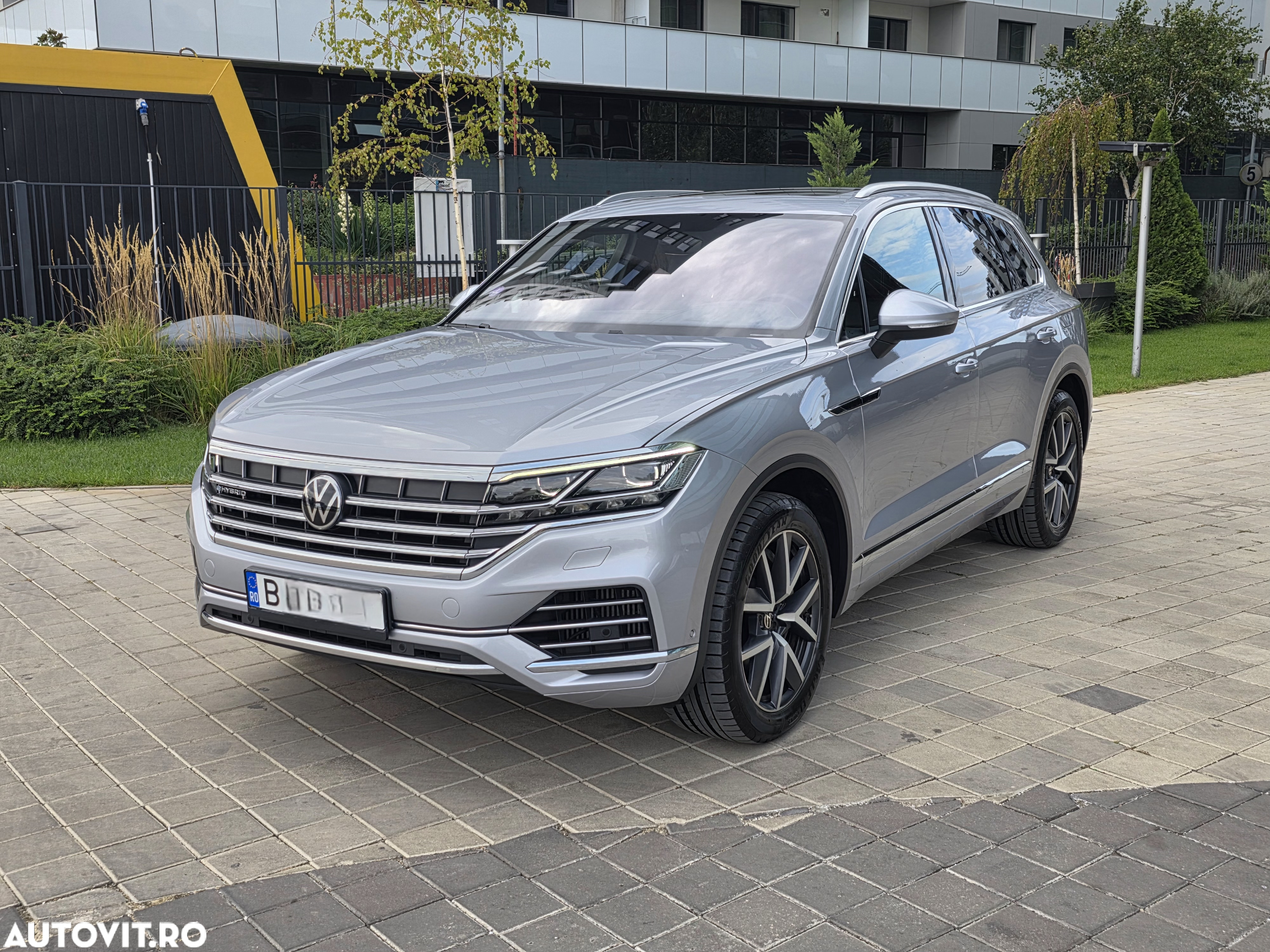 Volkswagen Touareg V6 TSI eHybrid PHEV R - 2