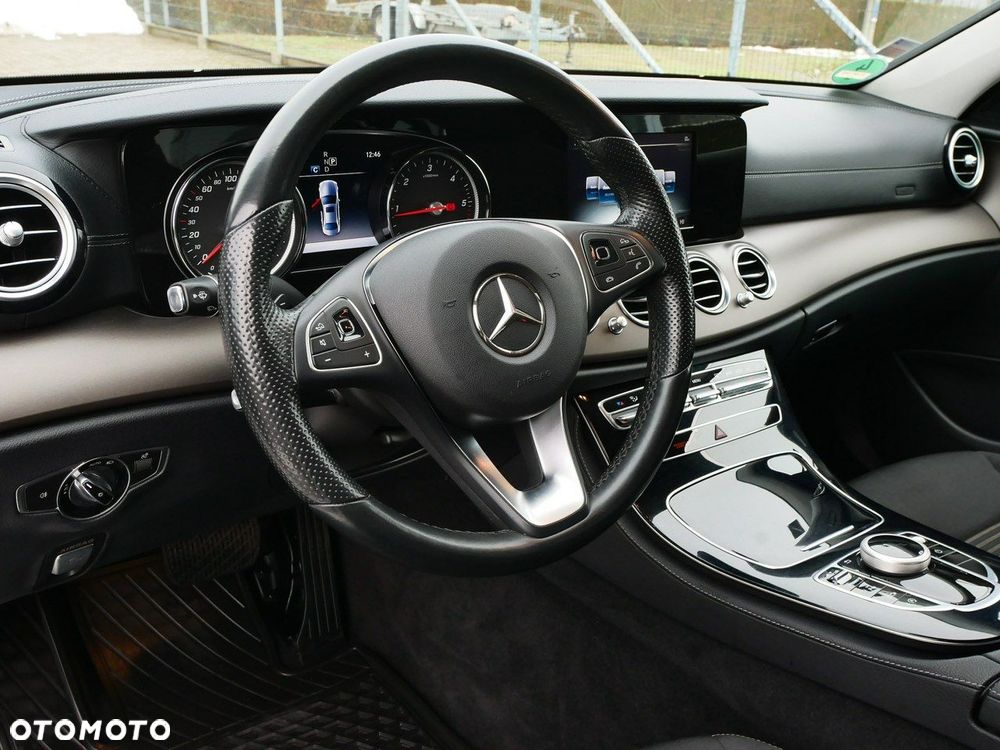 Mercedes-Benz Klasa E 220 d 9G-TRONIC - 14