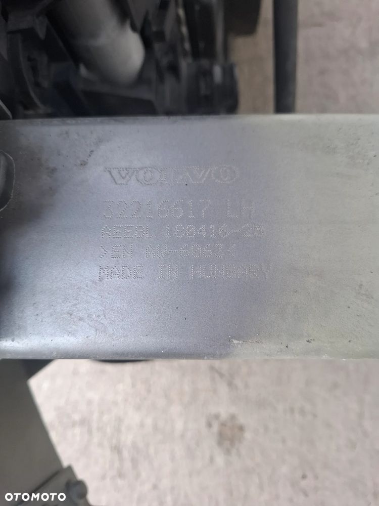 Volvo XC60 II 2,0 benzyna kompletny pas przedni - 6