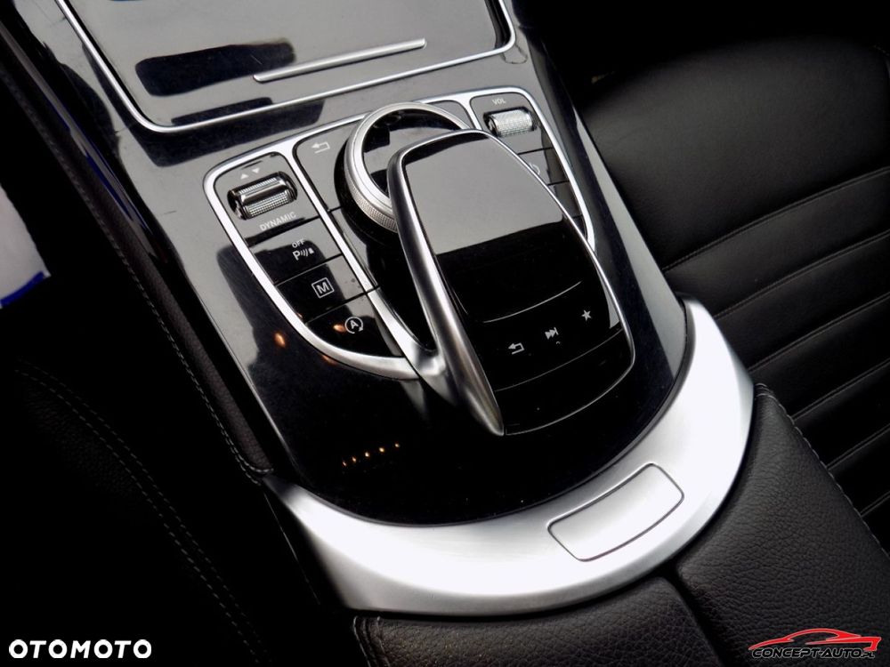 Mercedes-Benz GLC - 33