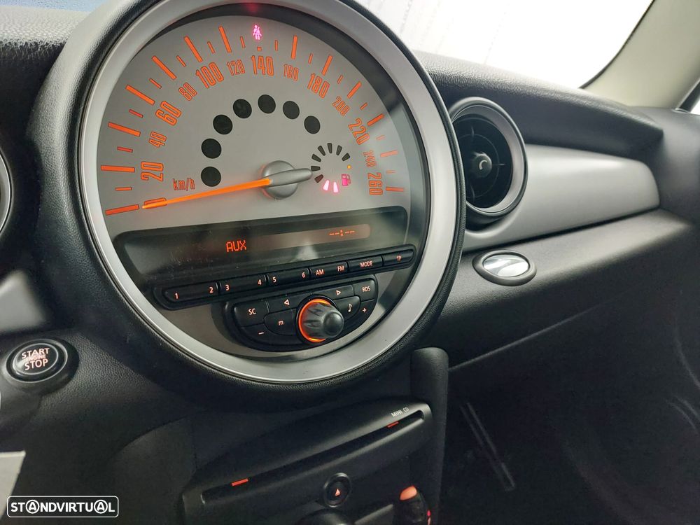 MINI 3 Portas One D - 6