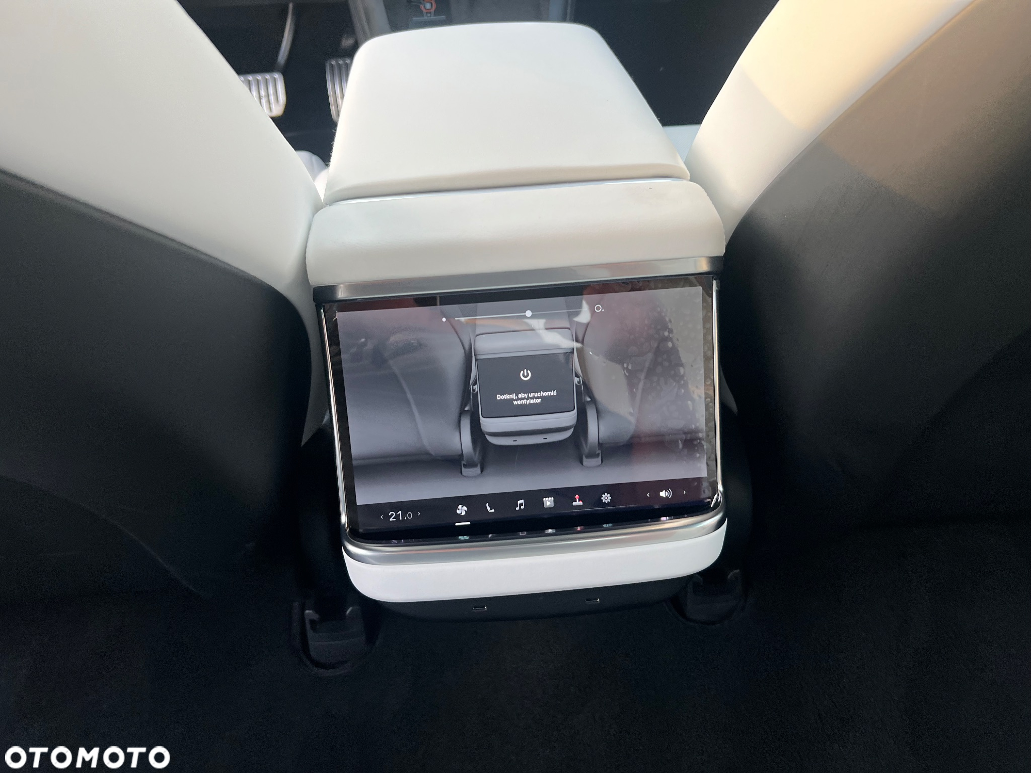 Tesla Model S - 23