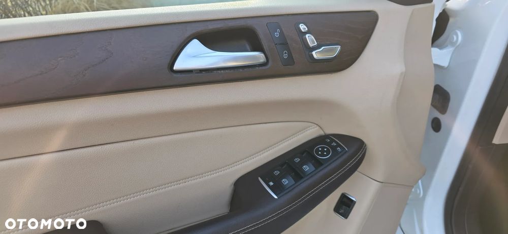 Mercedes-Benz GLE - 12