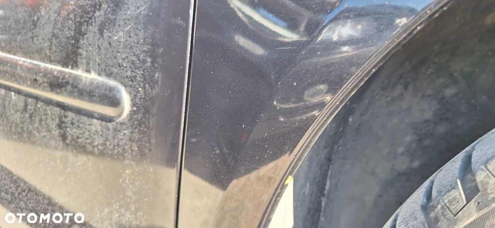 Volkswagen Golf V+ Błotnik Przód Przedni Prawy Kod Lakieru LC9Z - 17