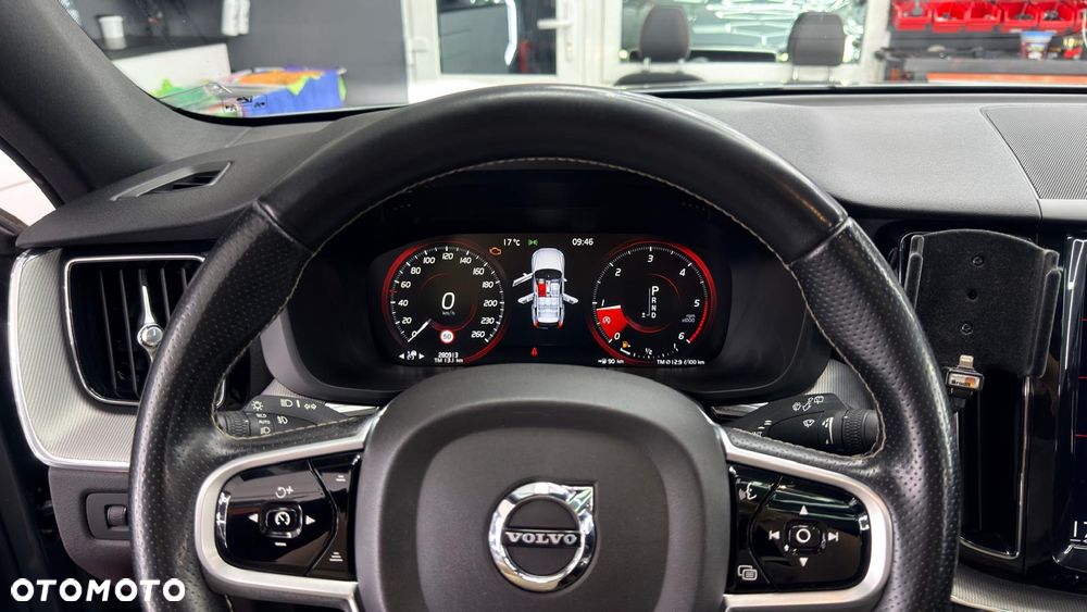 Volvo XC 60 D4 R-Design - 22