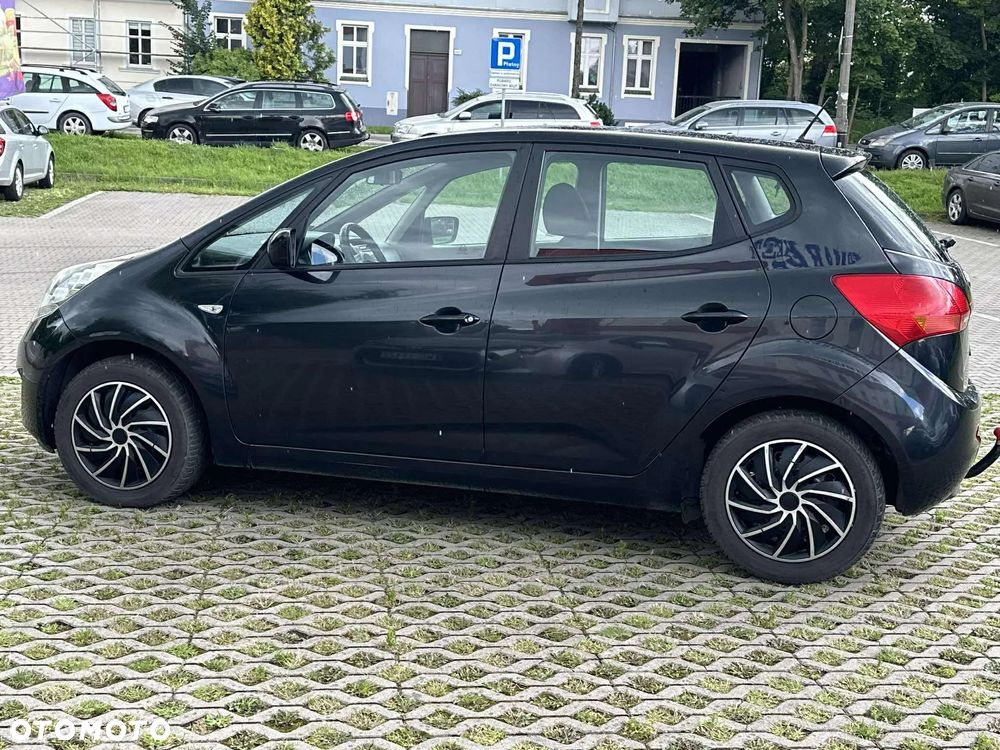 Kia Venga - 3