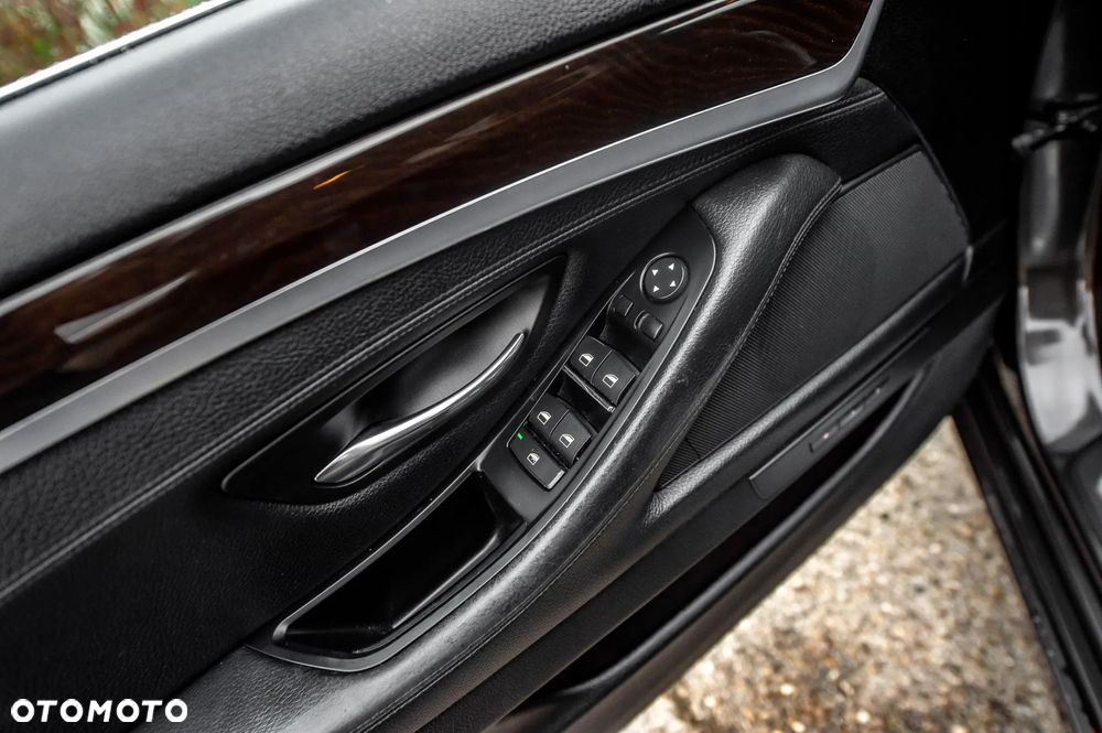 BMW Seria 5 530d Sport-Aut Luxury Line - 18