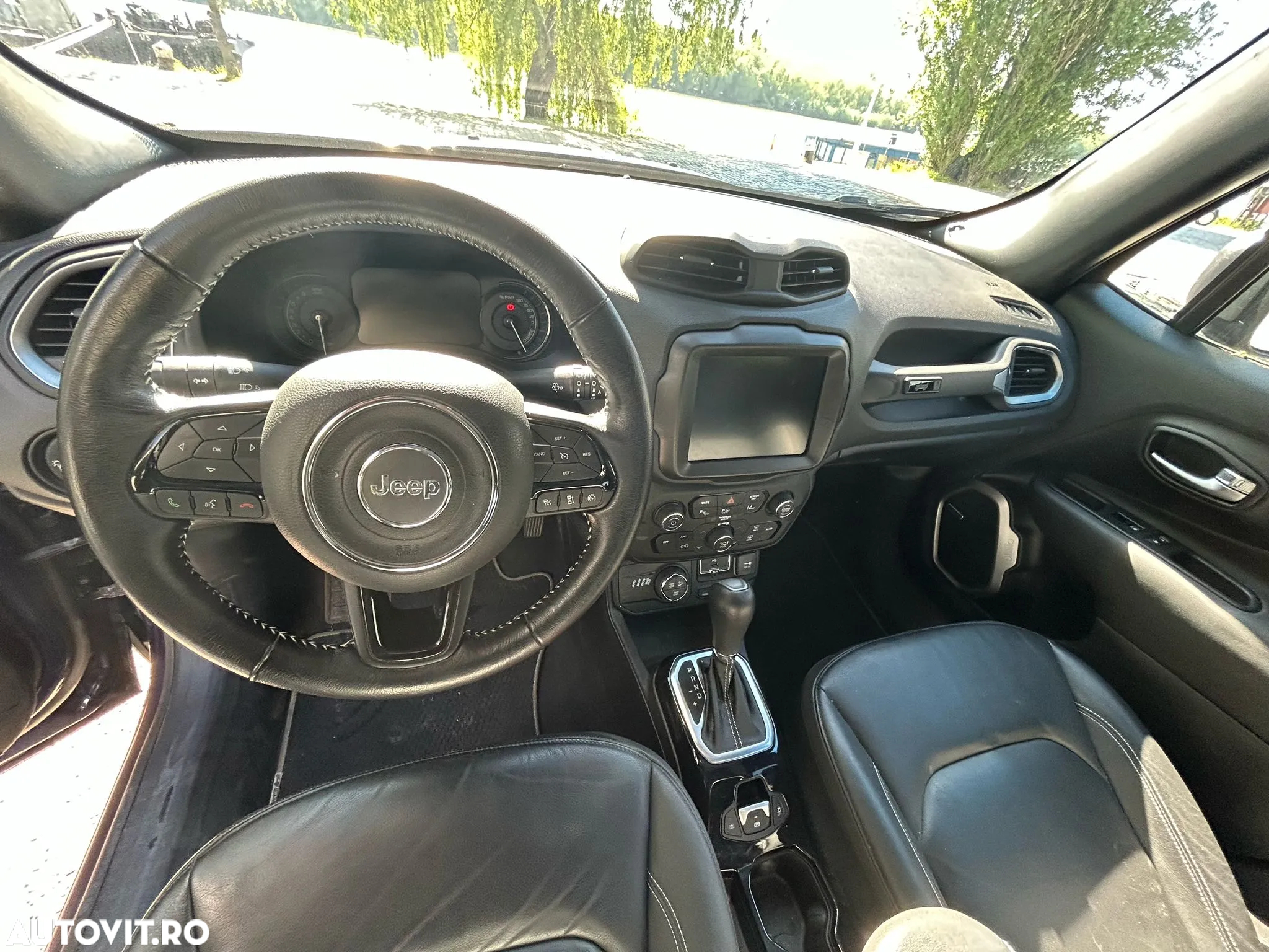 Jeep Renegade - 10