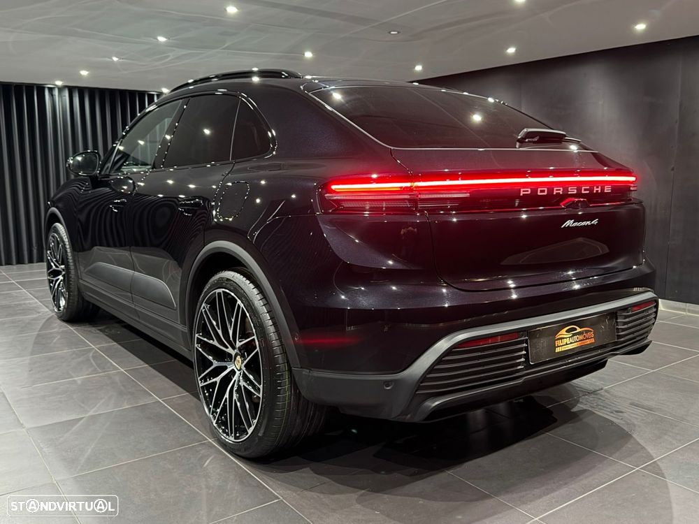 Porsche Macan Electric 4 - 6