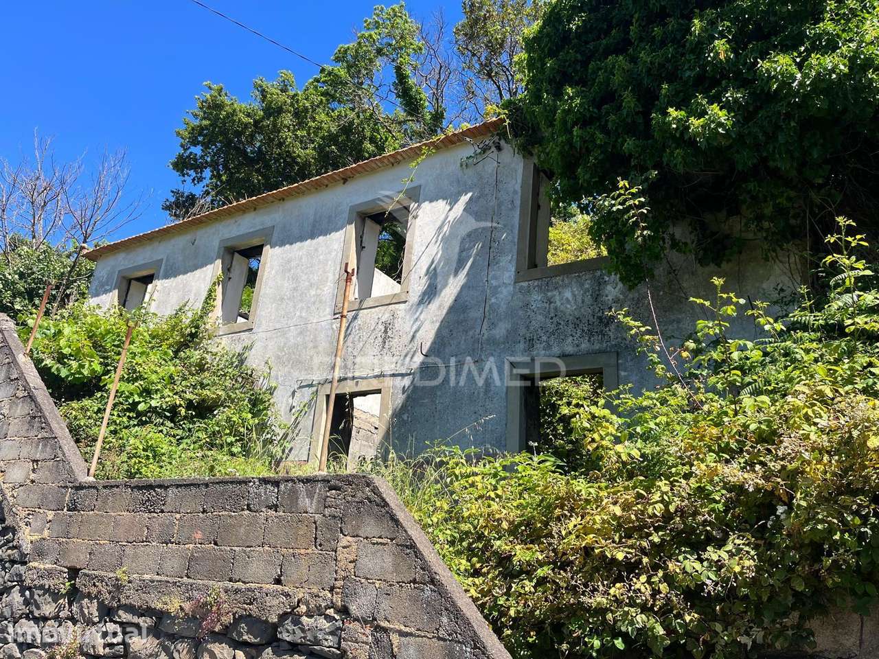 Moradia T3 para Recuperar com 250 m² de Terreno e Vista Mar Incompa... - Grande imagem: 2/8