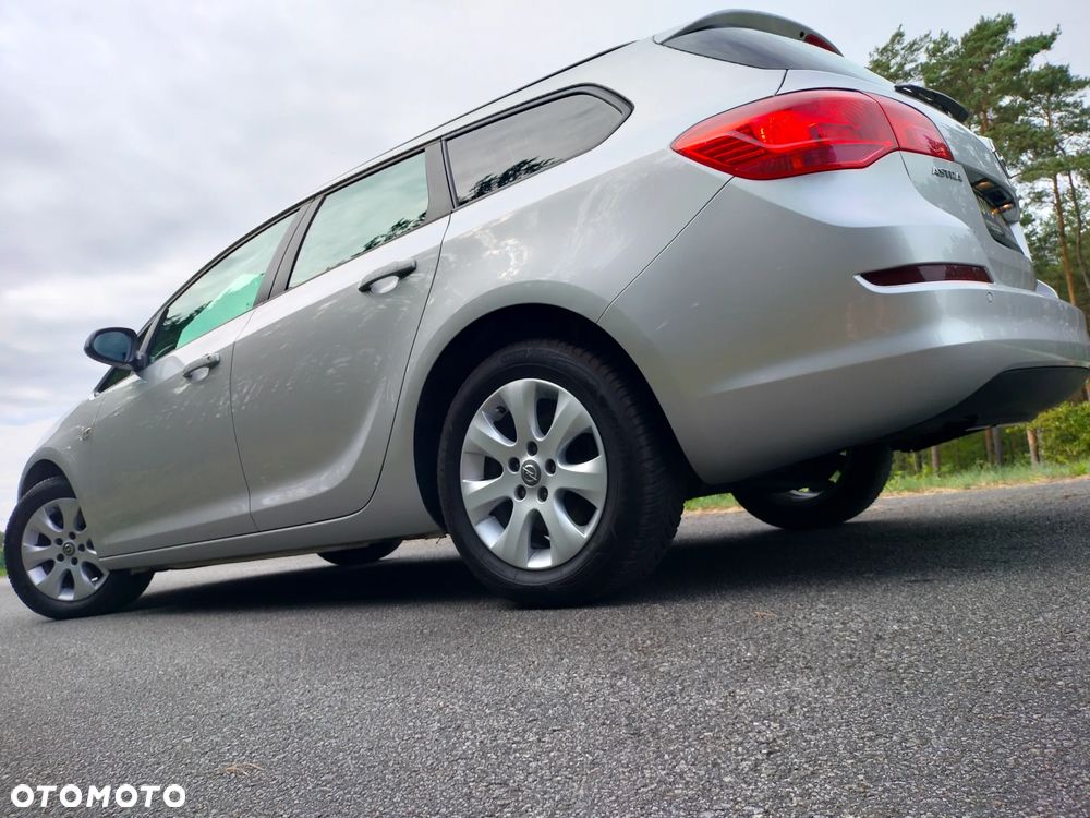 Opel Astra 1.7 CDTI DPF NAVI - 9