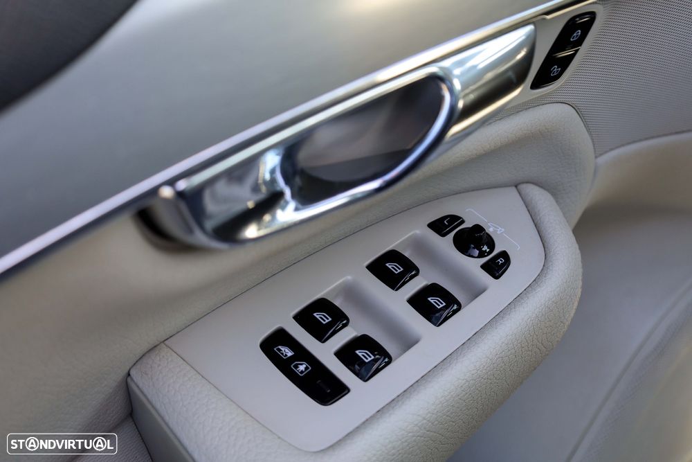 Volvo XC 90 2.0 D4 Inscription - 23