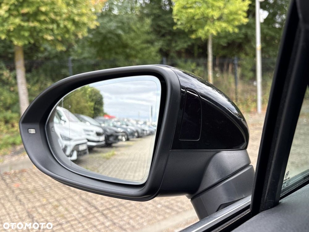 Volkswagen Passat - 31