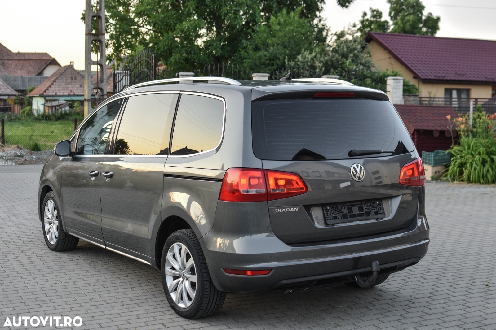 Volkswagen Sharan 2.0 TDI DSG BlueMotion Technology Highline - 4