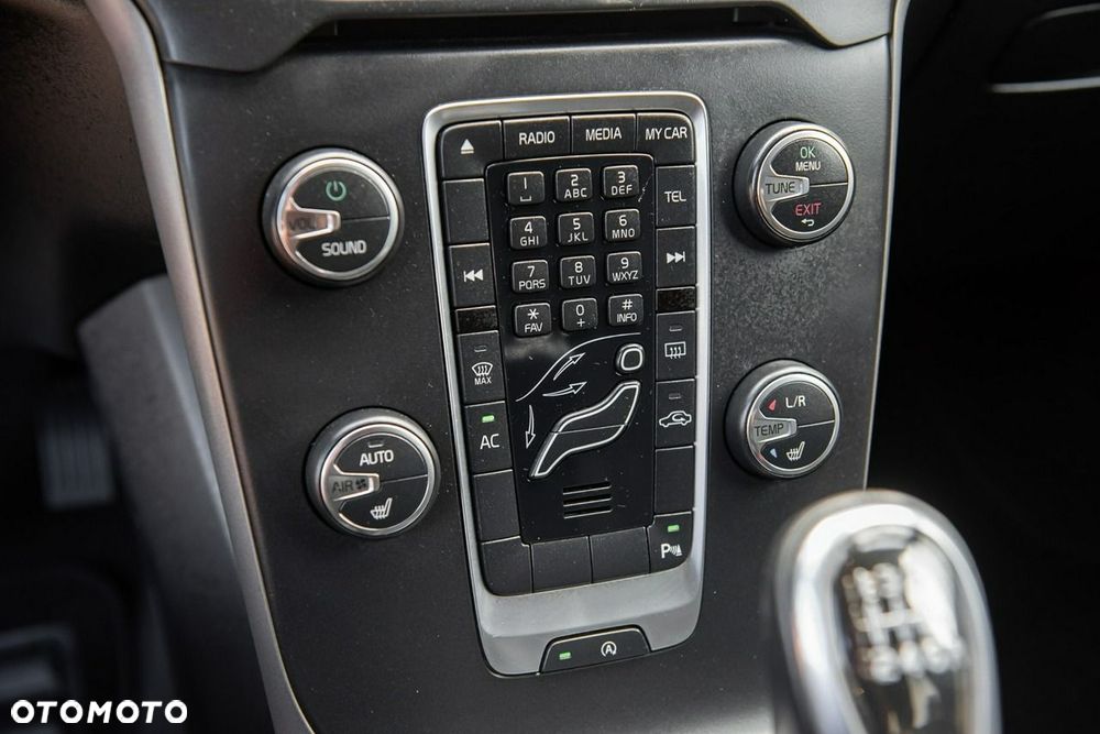 Volvo V40 D4 Kinetic - 22