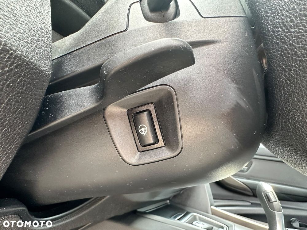 BMW Seria 3 320d Luxury Line - 21