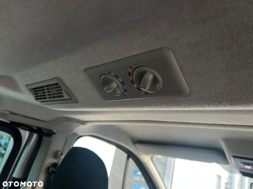 Renault Trafic - 21