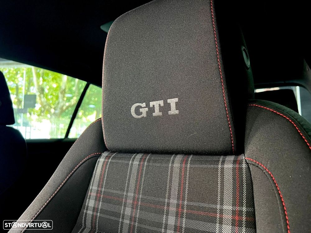 VW Golf 2.0 TSi GTI - 26
