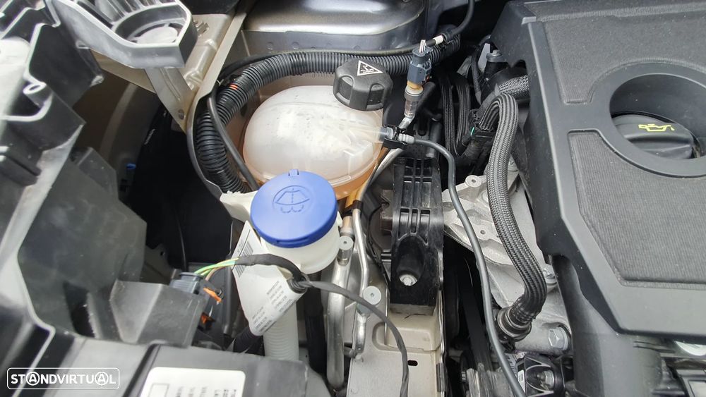Peugeot 2008 Hybrid 145 e-DSC Allure - 27
