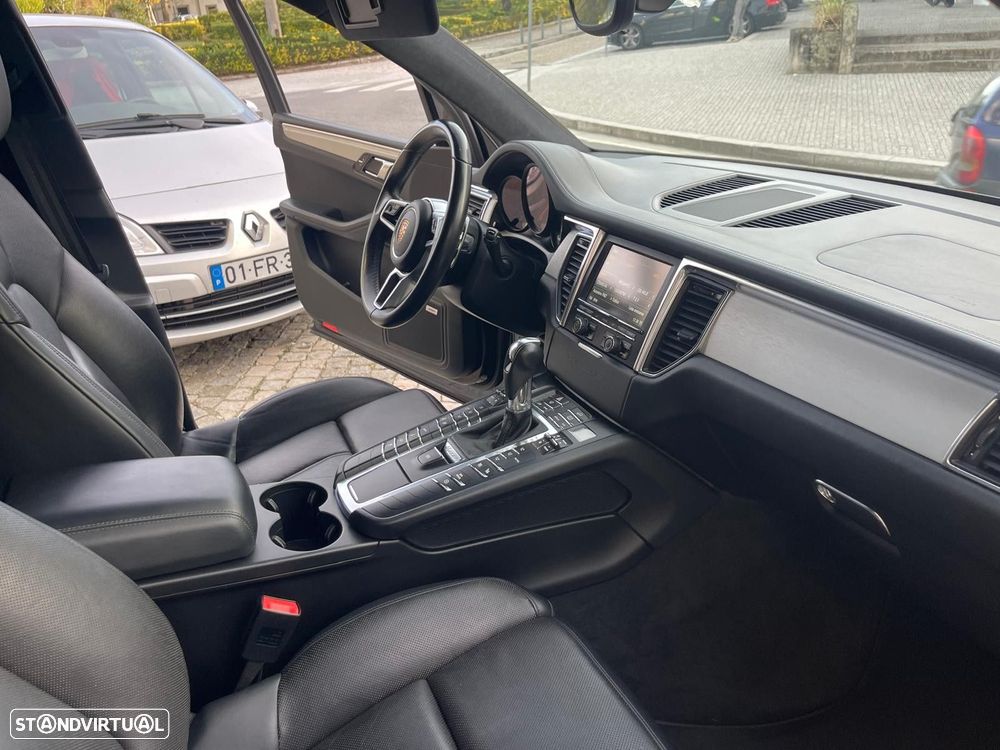 Porsche Macan Turbo PDK - 25
