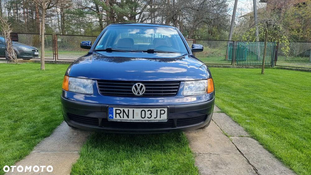 Volkswagen Passat 1.8T - 4