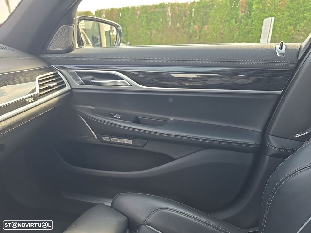 BMW 730 d Auto - 27