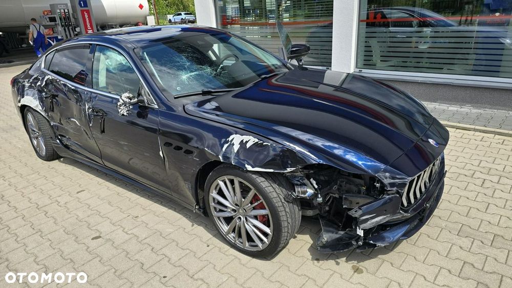 Maserati Quattroporte - 16