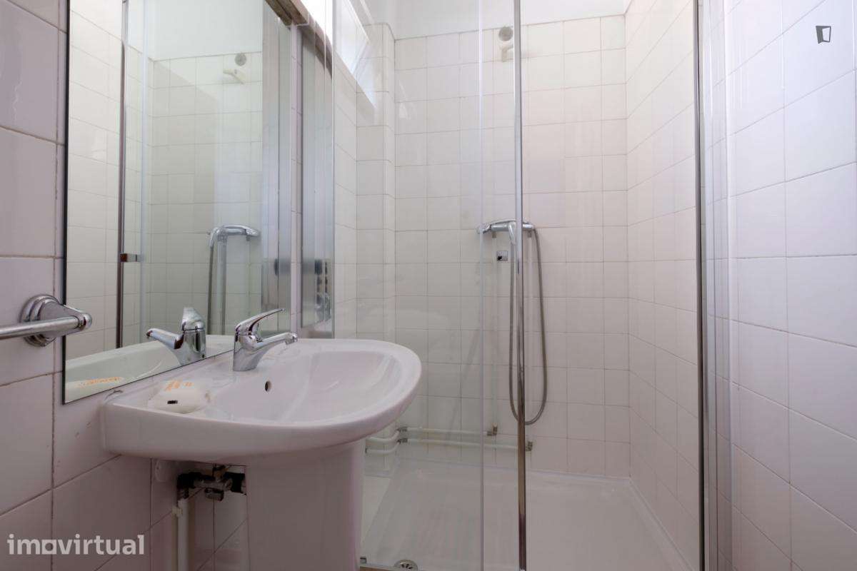 Quarto - localizado em Bairro do Sol Coimbra - Grande imagem: 2/23