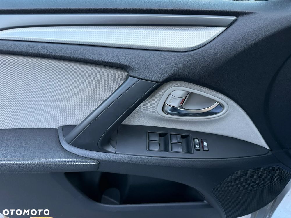 Toyota Avensis 2.0 D-4D Premium - 17