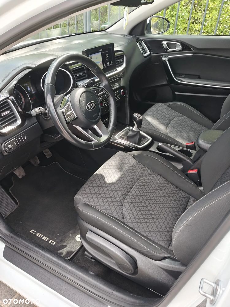 Kia Ceed 1.6 CRDi Spirit - 5
