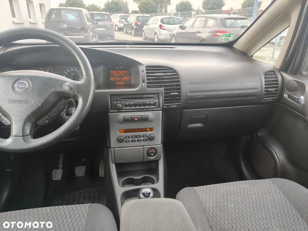 Opel Zafira - 19