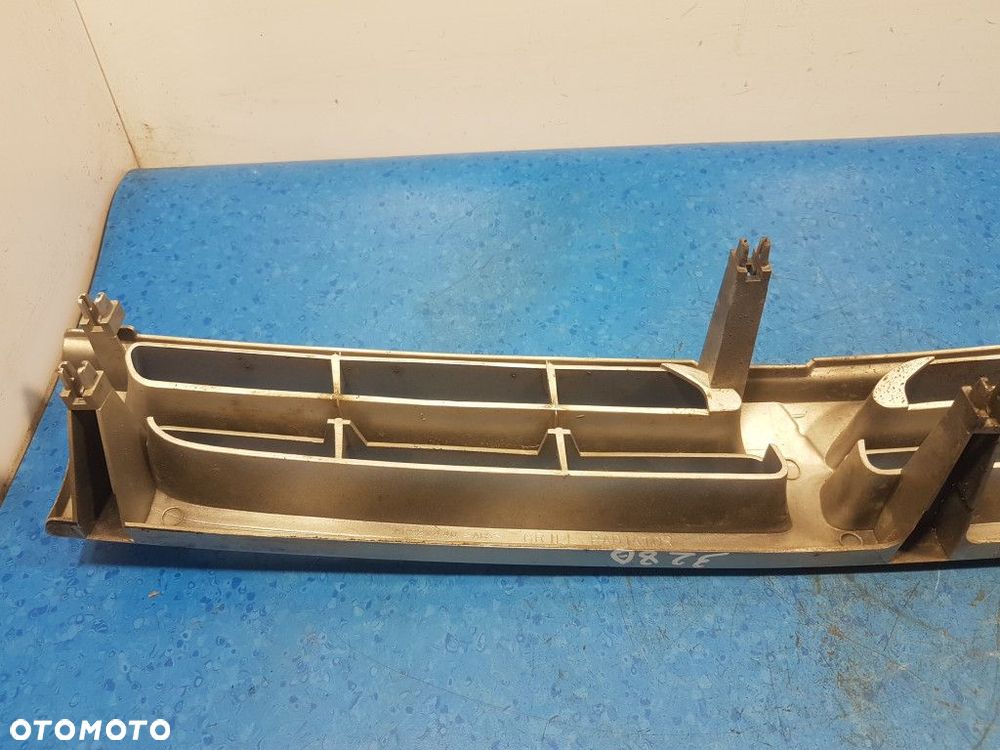 MITSUBISHI LANCER V ATRAPA / GRILL - 7