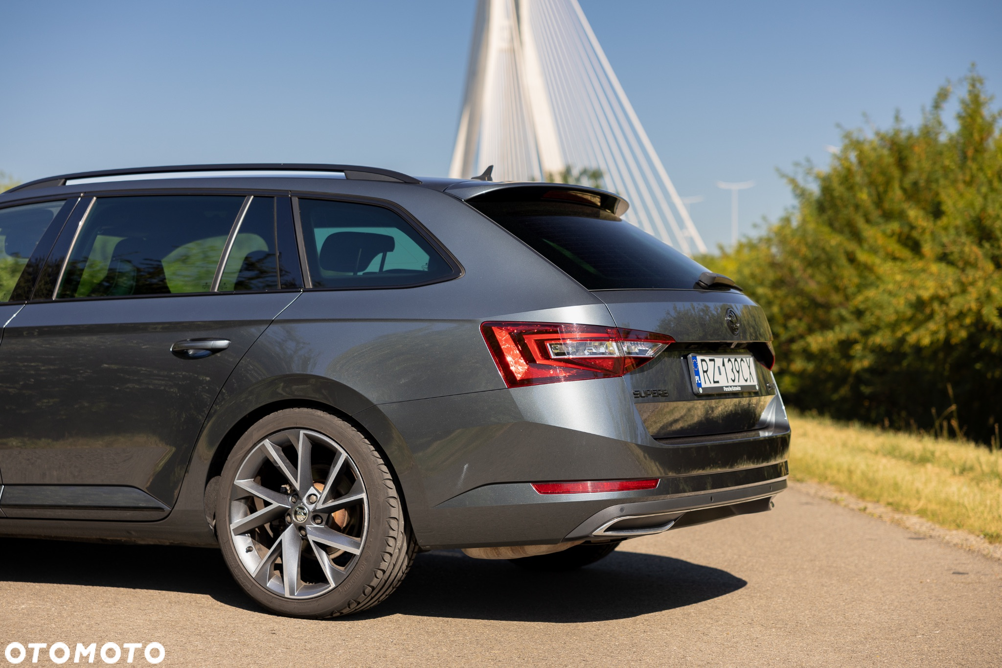 Skoda Superb 2.0 TDI DSG Sportline - 7