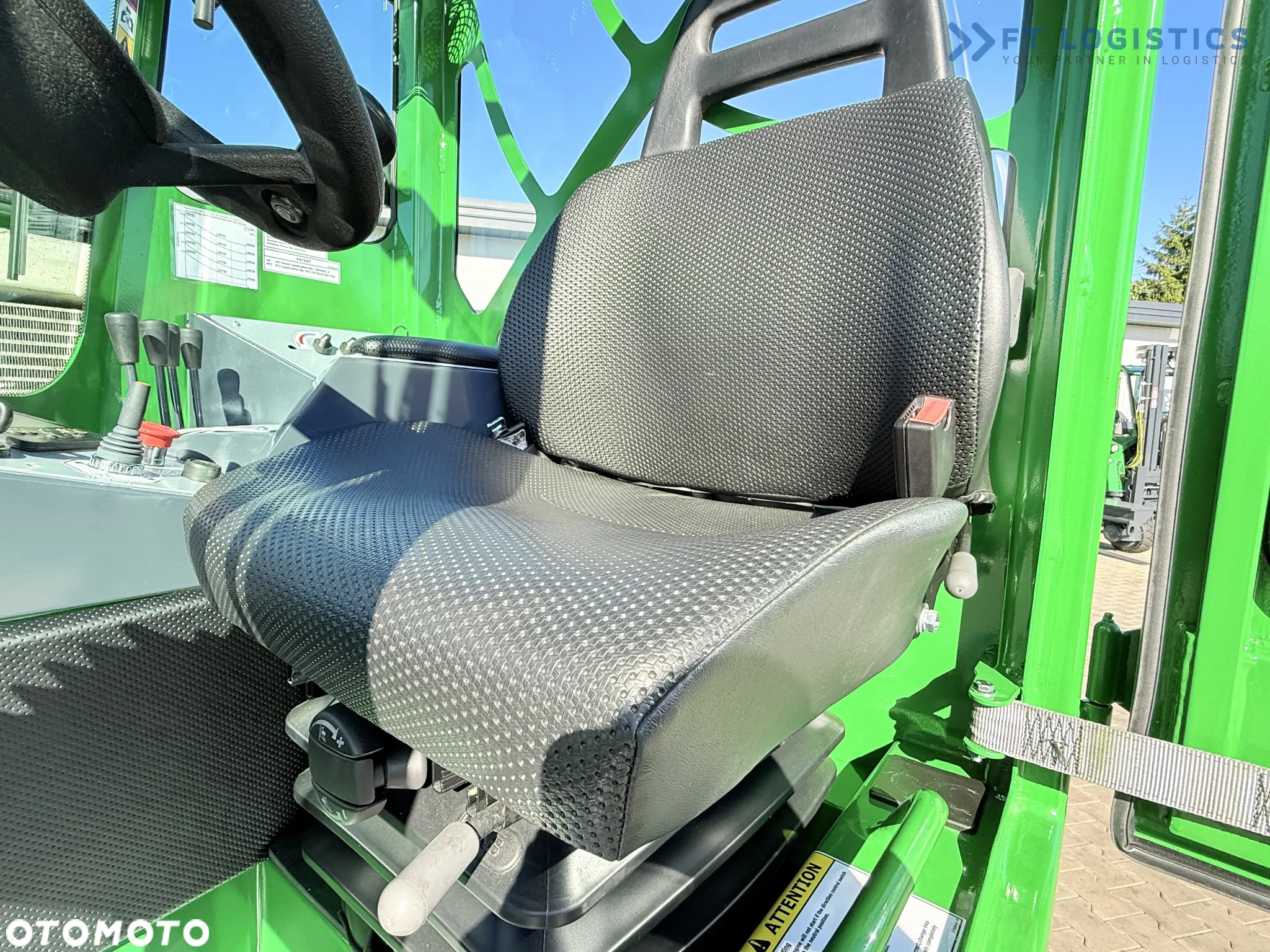 Combilift WÓZEK CZTEROKIERUNKOWY - WIELOKIERUNKOWY C4500 / DIESEL / TRIPLEX 4900MM /JEDYNE 4854 MOTOGODZIN /  POZYCJONER WIDEŁ / PEŁNA KABINA - OGRZEWANIE / STAN IDEALNY / Szeroka oferta wózków czterokierunkowych i bocznych, dopasowanych do różnorodnych potrzeb i zastosowań - 14