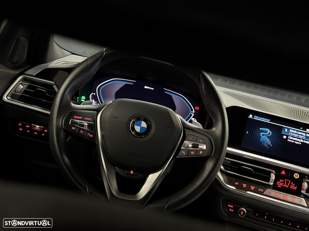 BMW 330 e Touring Aut. Advantage - 21