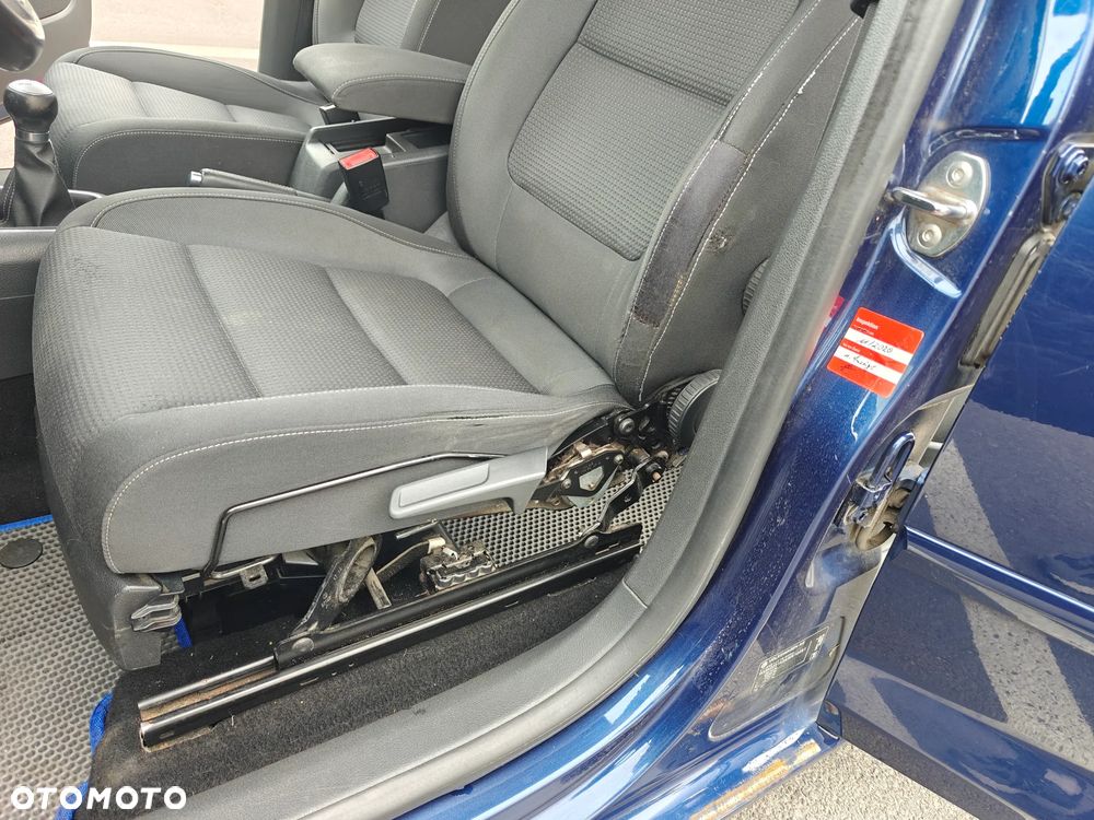 Volkswagen Golf Plus 1.6 TDI Comfortline - 14