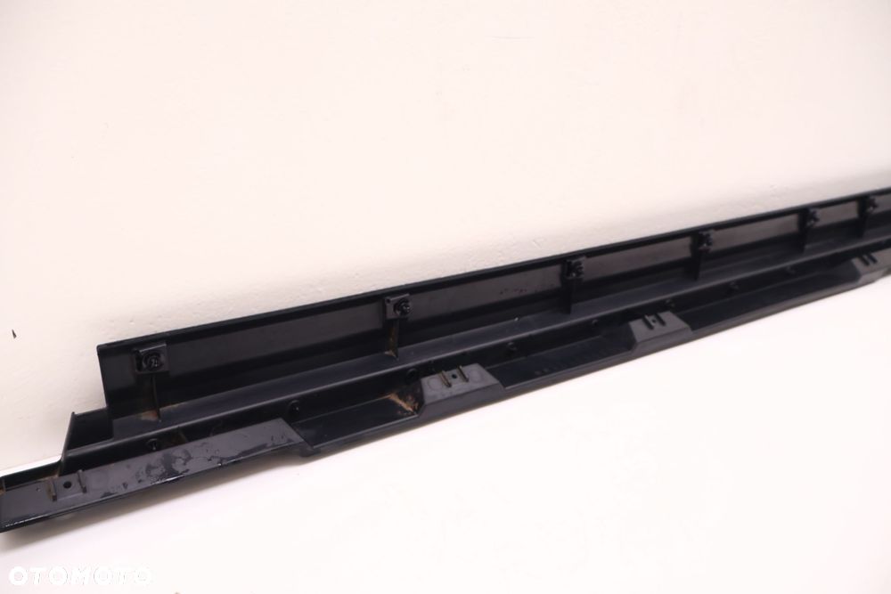 MITSUBISHI ECLIPSE CROSS LISTWA PROGOWA PRAWA 7250A132 - 8