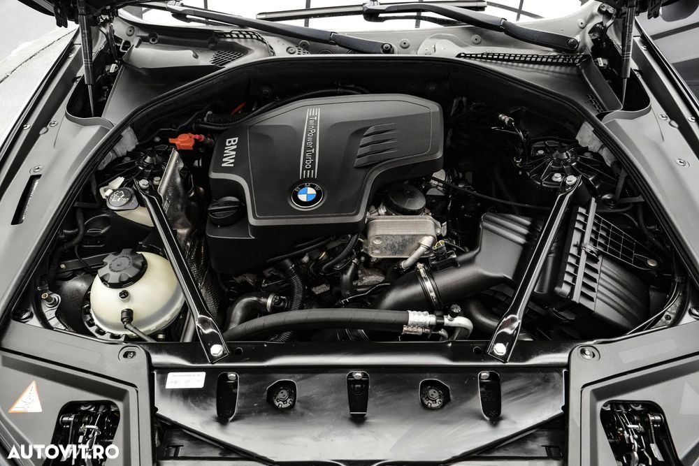 BMW Seria 5 528i Sport-Aut. Modern Line - 24