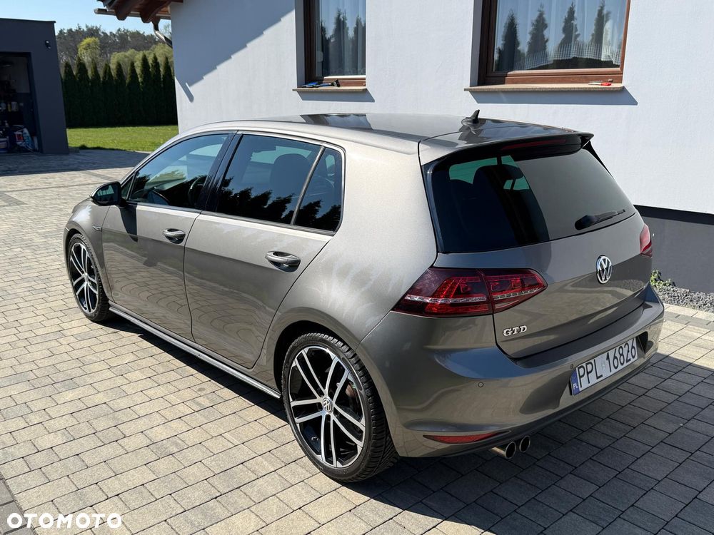 Volkswagen Golf - 3