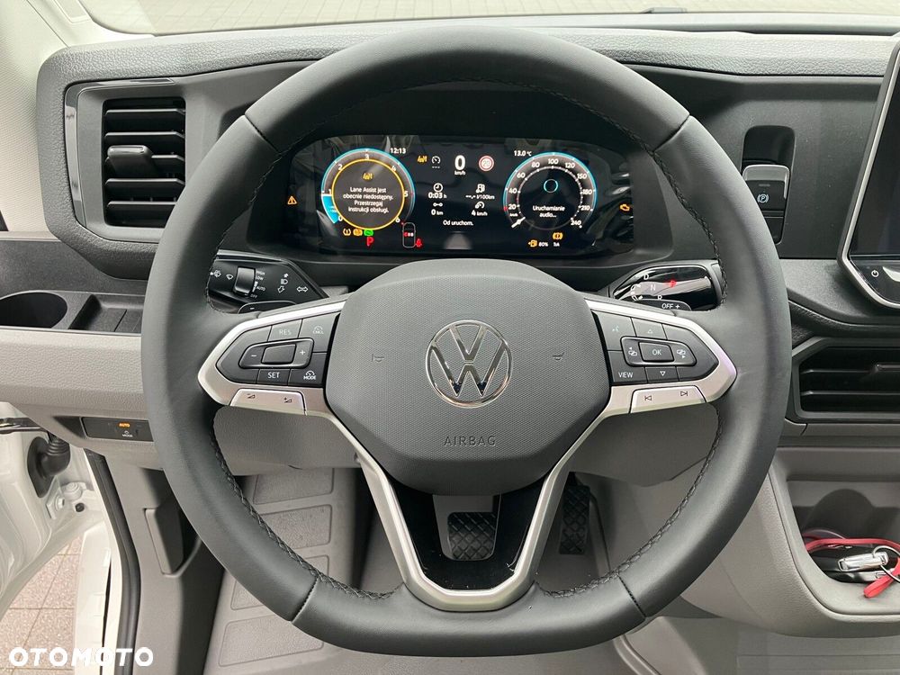 Volkswagen Crafter Crafter 35 Furgon z wysokim dachem silnik: 2,0 l EURO VI SCR 163 KM / skrzynia biegów: Przedni napęd automatyczna 8-biegowa rozstaw osi: 4490 mm - 6