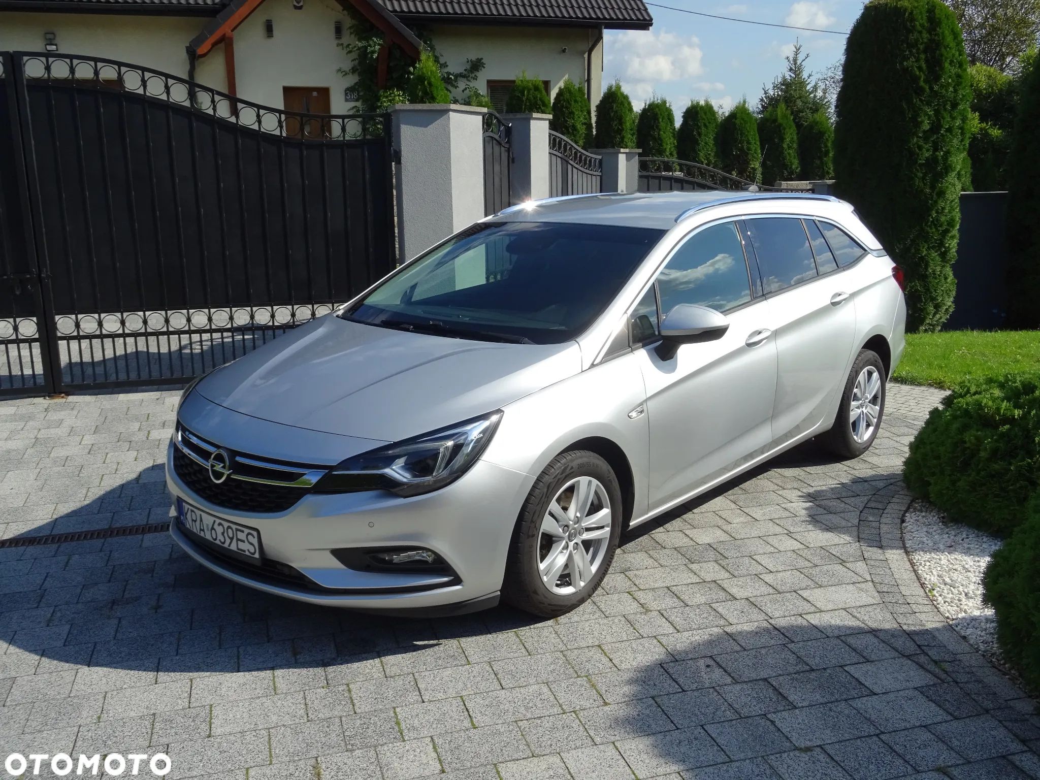 Opel Astra 1.6 D (CDTI) Start/Stop Sports Tourer Innovation - 1