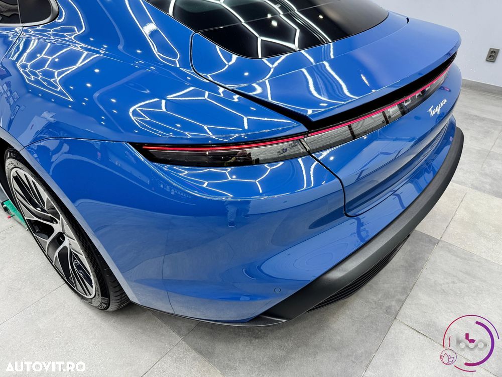 Porsche Taycan - 3