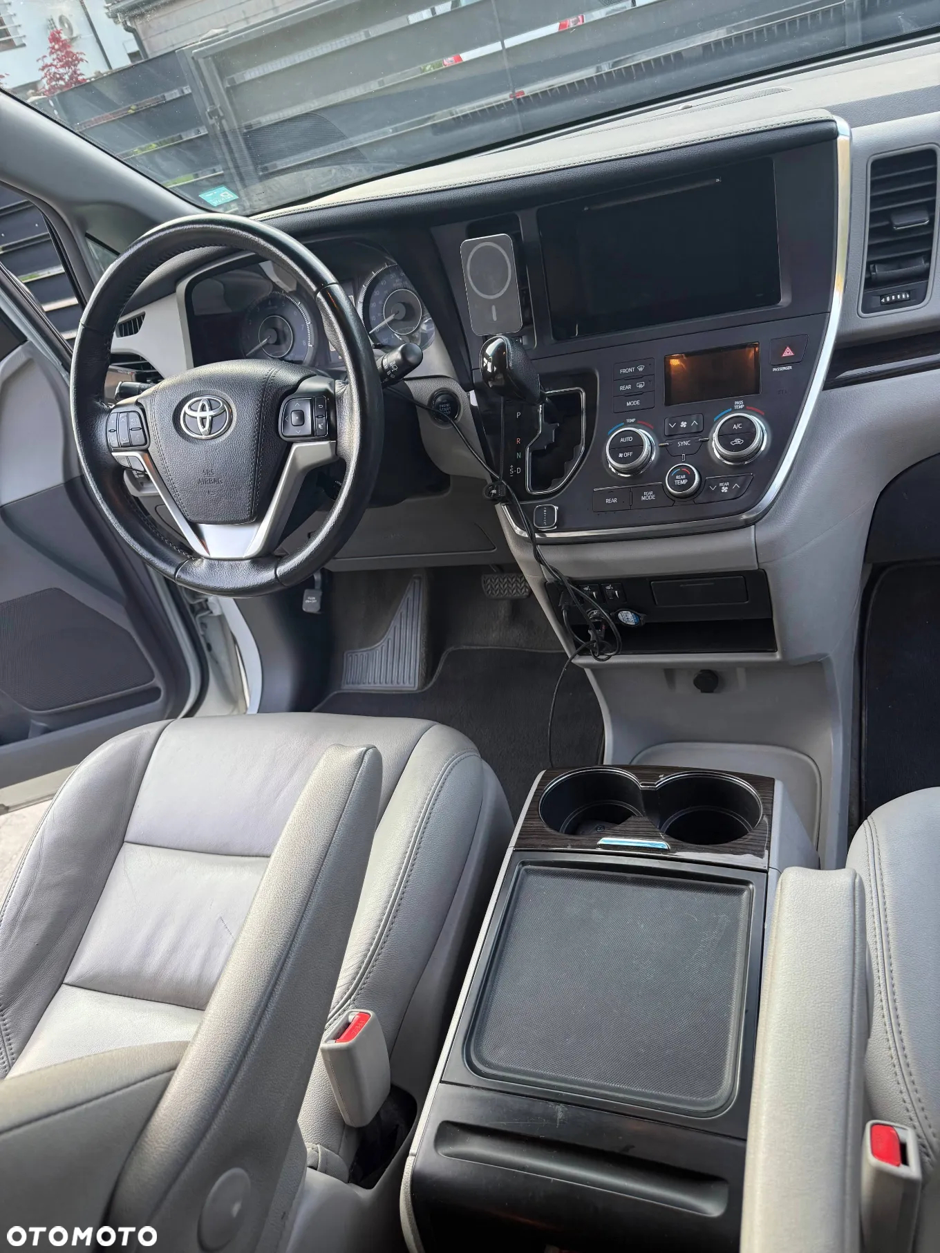Toyota Sienna 3.5 V6 XLE AWD - 31