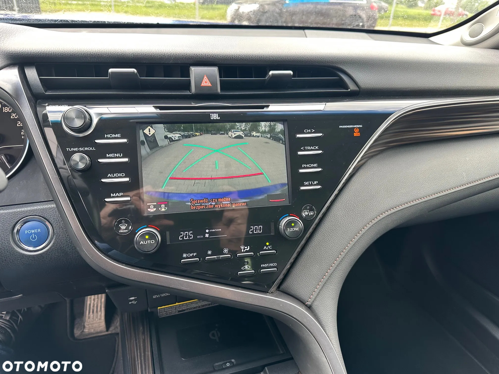 Toyota Camry - 16