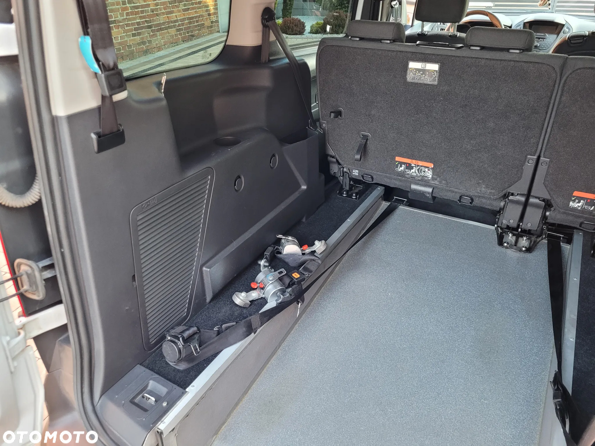 Ford Transit Connect - 17