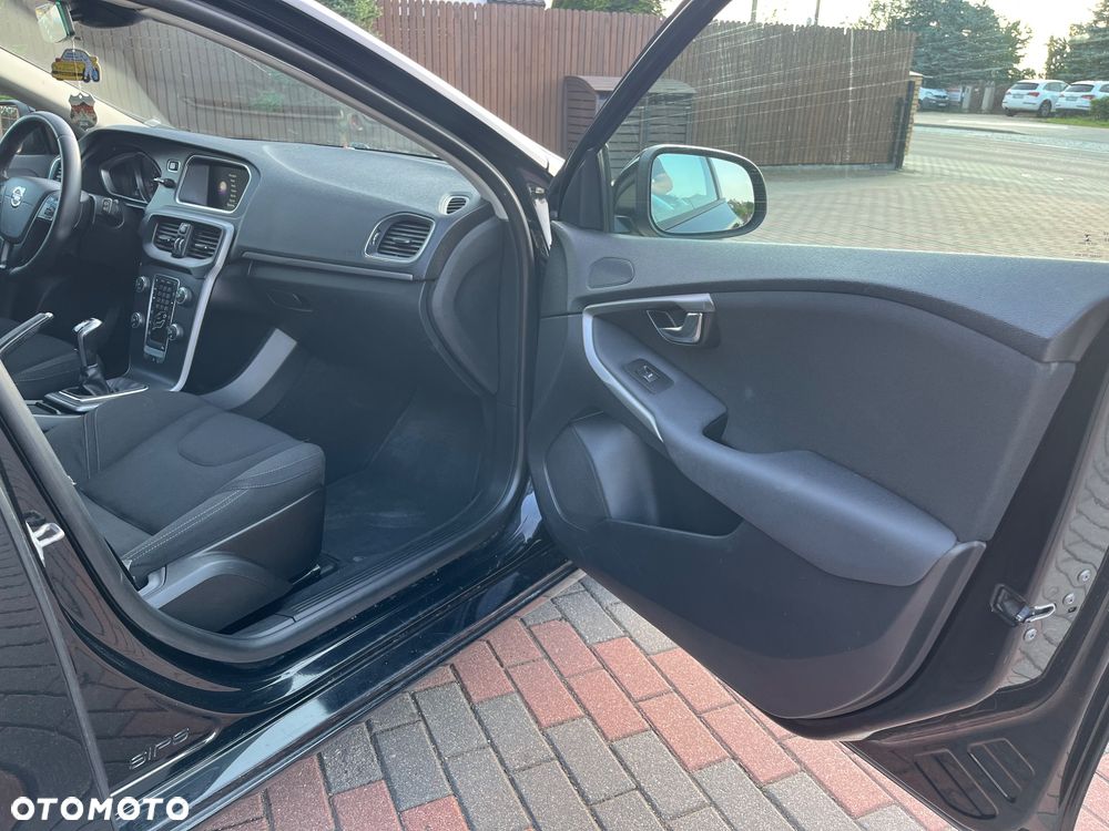 Volvo V40 D4 Momentum - 16